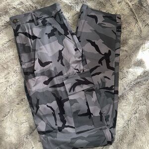 BRAND NEW women’s small Grey camo cargo pants